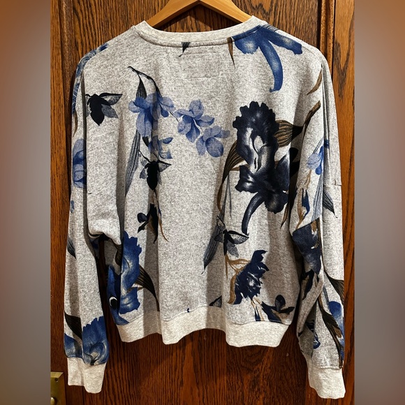 ZYIA Activewear Cropped High-Low Sweater and Unwind Joggers Set Size L (NWOT) - Picture 5 of 16